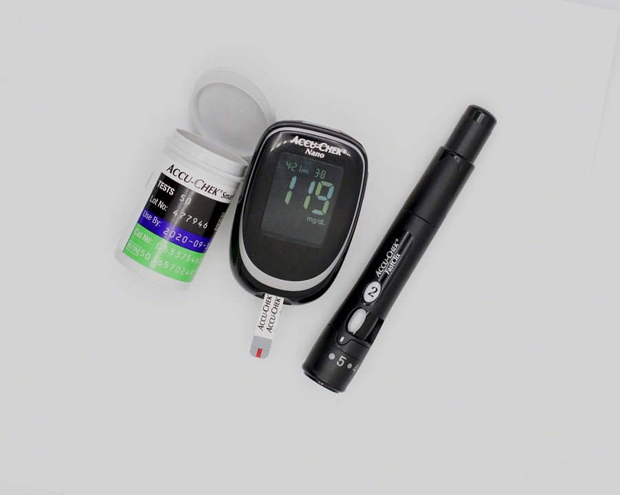 What Is A Glucometer? Types, Accuracy, & How To Use It?