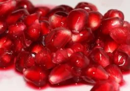 pomegranate health benefits heart healthy fruits