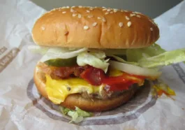 low sodium burgers Burger King’s Bacon Cheese Burger: High protein low carb fast food option