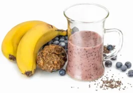 high protein snacks chia seeds pudding banana blueberry smoothie