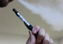 vaping e cigarettes EVALI (E-Vaping Associated Lung Injury)