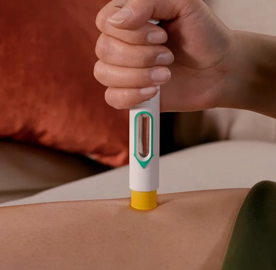 Dupixent How to Inject Using the Pen or the Syringe? 19 Dupixent injection via prefilled pen device into the thighs